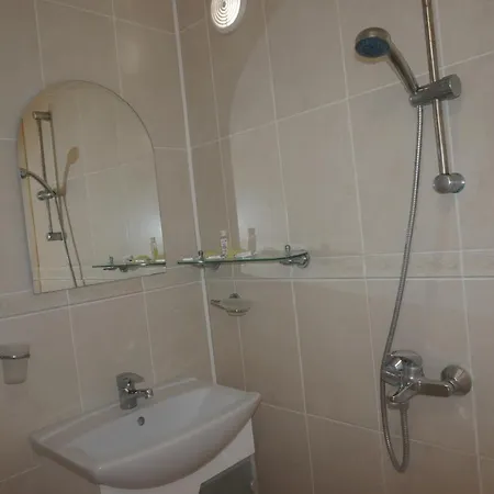 招待所 Lenny 克兰内沃