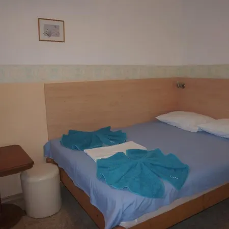 ゲストハウス Lenny 3*