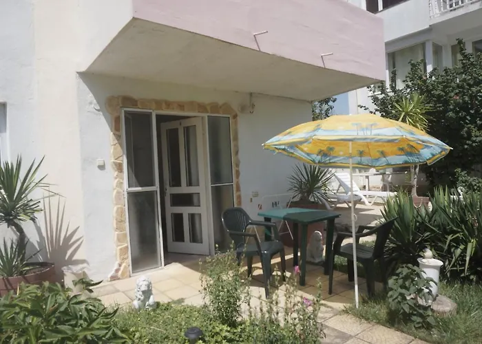 Lenny بيت ضيافة